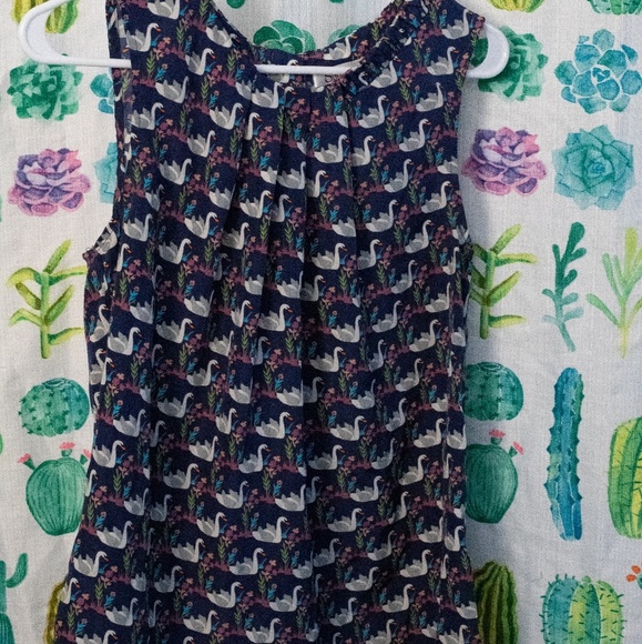 Swans in a While Top in L - Picture 4 of 6